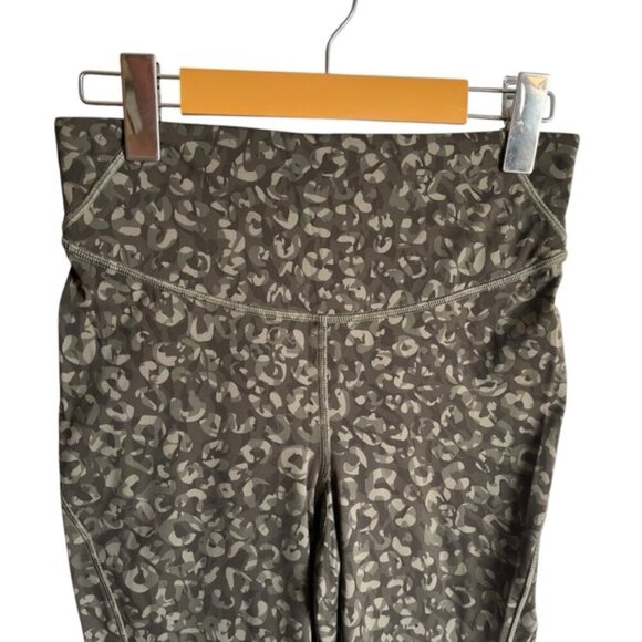 Lululemon Base Pace High-Rise Tight Size 6 25" Intertwined Camo Olive Multi - Picture 3 of 10
